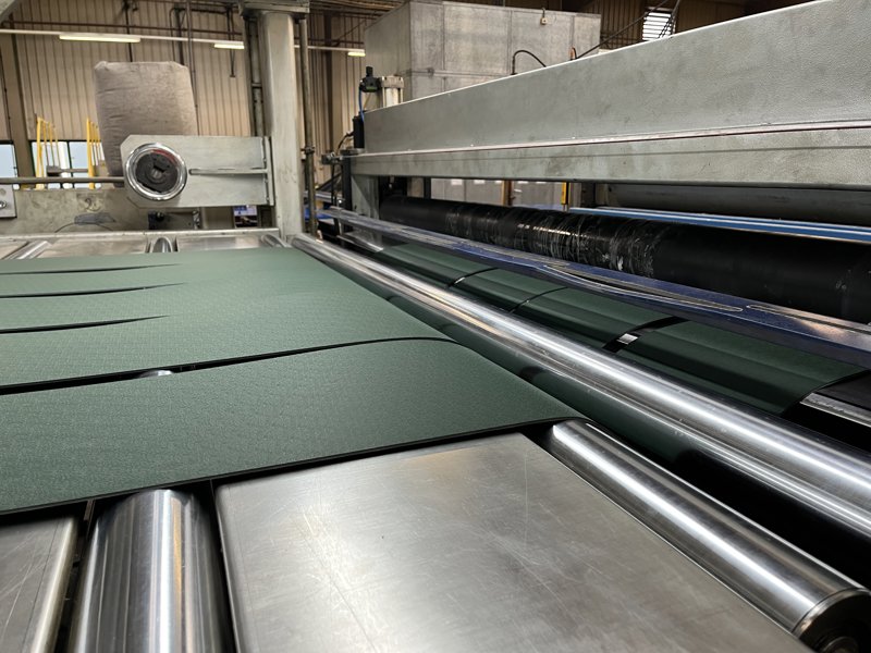 Ekon, umweltfreundliches Kunststoffband in der Produktionslinie